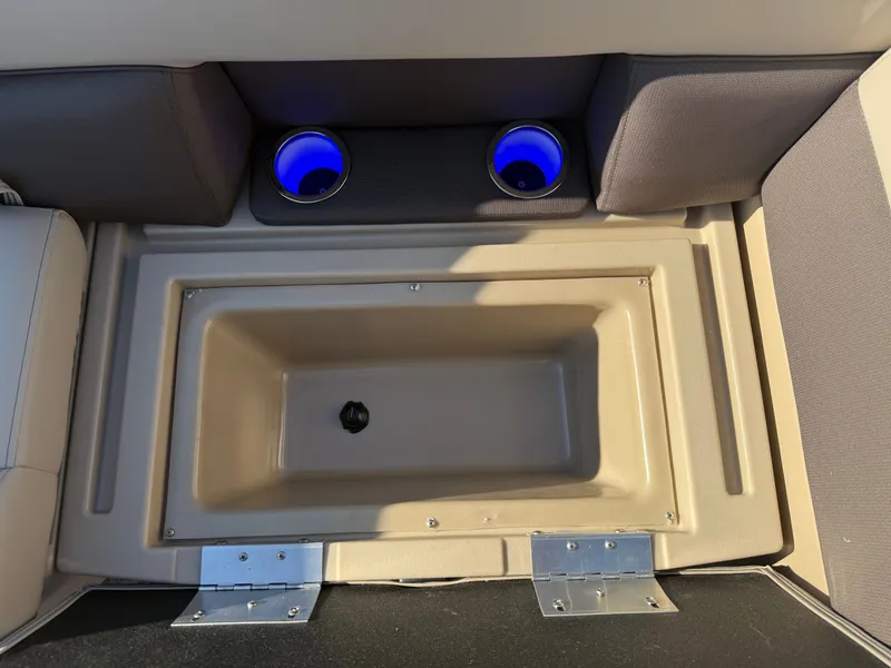 Slide: The Image of Bentley Pontoons Legacy 223 Navigator DL Quad Lounge Tritoon & Honda 4-Stroke EFI 2026 - 28