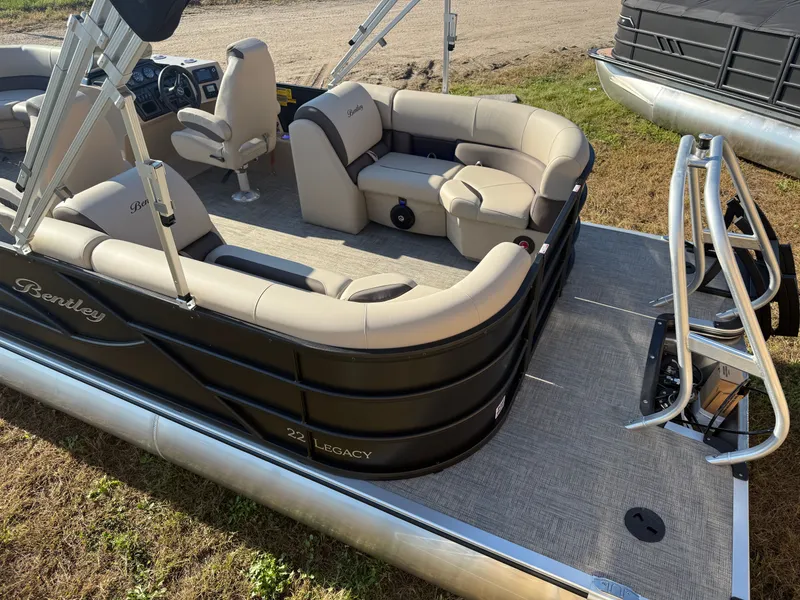 Slide: The Image of Bentley Pontoons Legacy 223 Navigator DL Quad Lounge Tritoon & Honda 4-Stroke EFI 2026 - 4