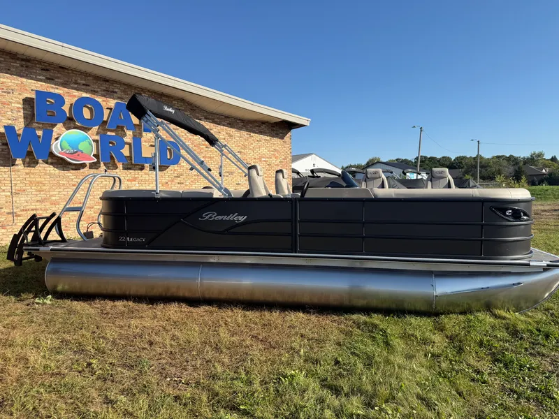 Slide: The Image of Bentley Pontoons Legacy 223 Navigator DL Quad Lounge Tritoon & Honda 4-Stroke EFI 2026 - 44