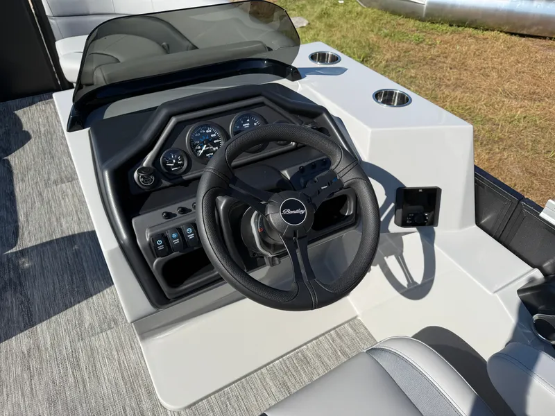 Slide: The Image of Bentley Pontoons Legacy 220 Navigator Quad Lounge & Honda 4-Stroke EFI 2026 - 13