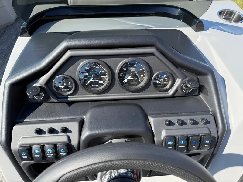 Slide: The Image of Bentley Pontoons Legacy 220 Navigator Quad Lounge & Honda 4-Stroke EFI 2026 - 14