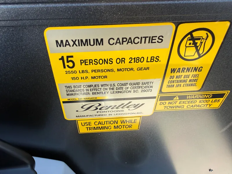 Slide: The Image of Bentley Pontoons Legacy 220 Navigator Quad Lounge & Honda 4-Stroke EFI 2026 - 16