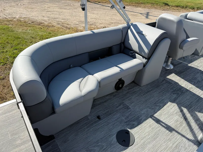Slide: The Image of Bentley Pontoons Legacy 220 Navigator Quad Lounge & Honda 4-Stroke EFI 2026 - 17