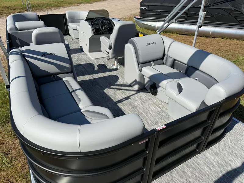 Slide: The Image of Bentley Pontoons Legacy 220 Navigator Quad Lounge & Honda 4-Stroke EFI 2026 - 19