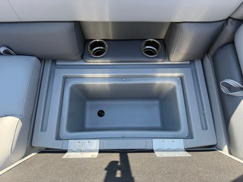 Slide: The Image of Bentley Pontoons Legacy 220 Navigator Quad Lounge & Honda 4-Stroke EFI 2026 - 22