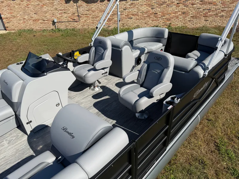 Slide: The Image of Bentley Pontoons Legacy 220 Navigator Quad Lounge & Honda 4-Stroke EFI 2026 - 3