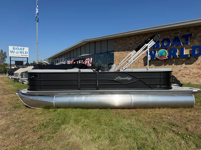 Slide: The Image of Bentley Pontoons Legacy 220 Navigator Quad Lounge & Honda 4-Stroke EFI 2026 - 33