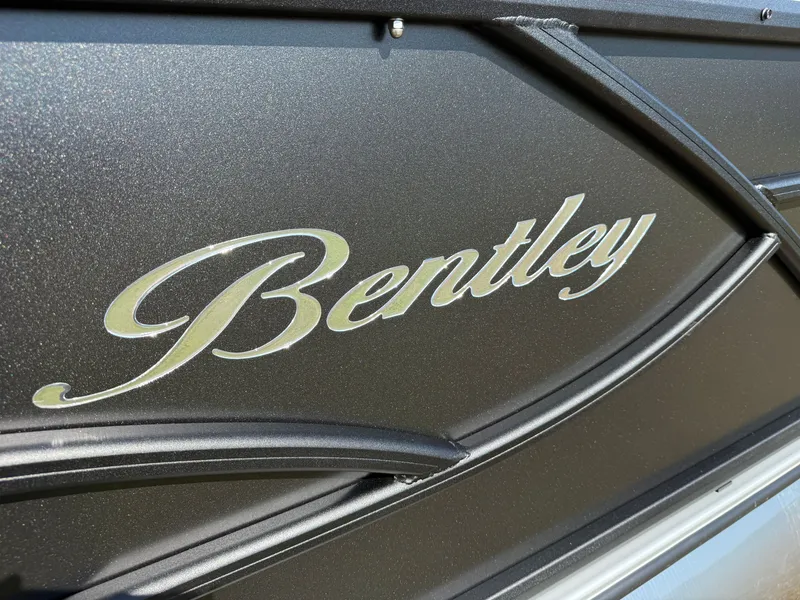 Slide: The Image of Bentley Pontoons Legacy 220 Navigator Quad Lounge & Honda 4-Stroke EFI 2026 - 34