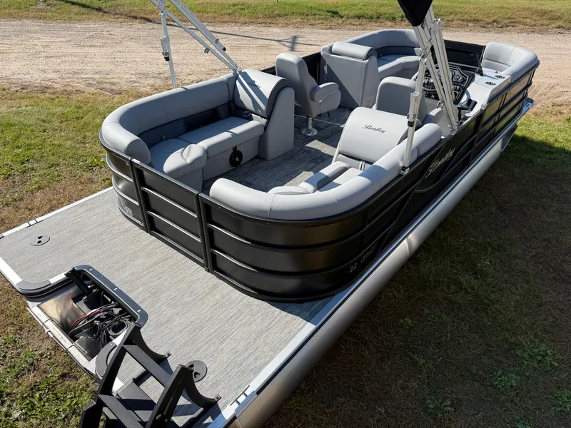Slide: The Image of Bentley Pontoons Legacy 220 Navigator Quad Lounge & Honda 4-Stroke EFI 2026 - 6