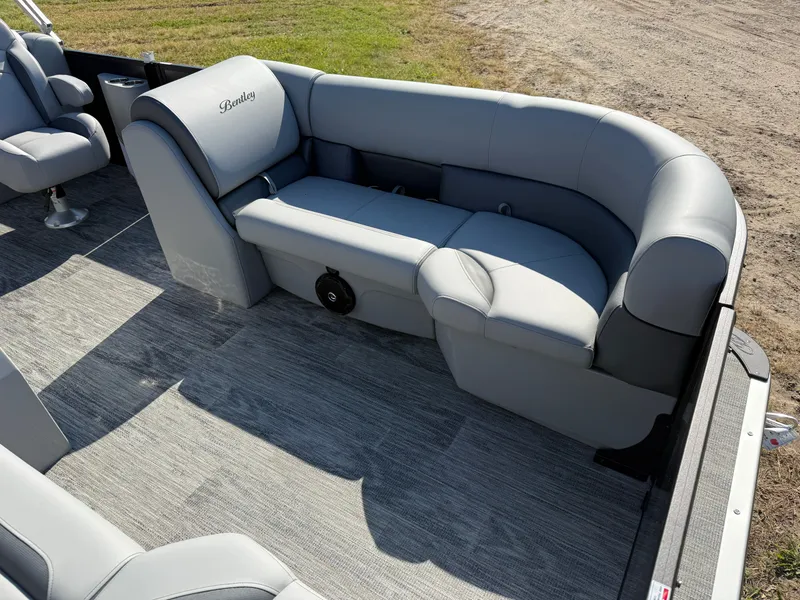 Slide: The Image of Bentley Pontoons Legacy 220 Navigator Quad Lounge & Honda 4-Stroke EFI 2026 - 8
