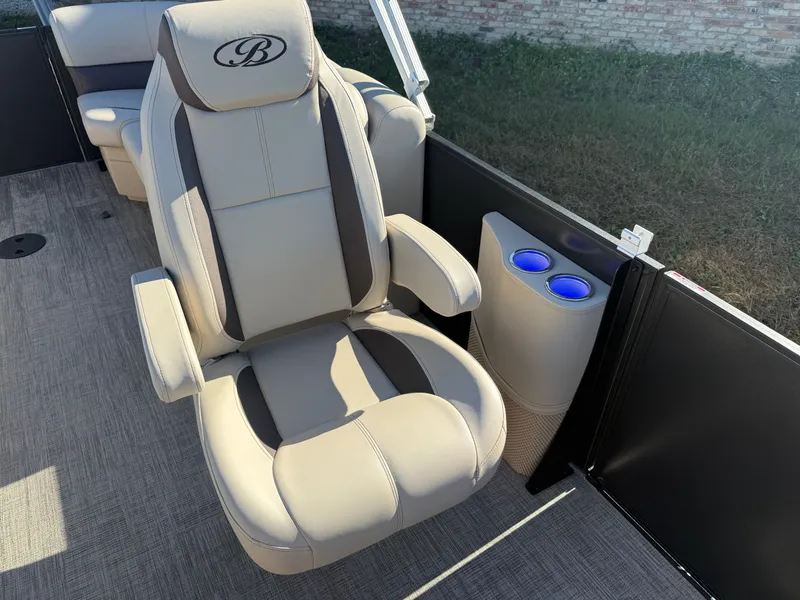 Slide: The Image of Bentley Pontoons Legacy 220 Navigator DL Quad Lounge 2026 - 12