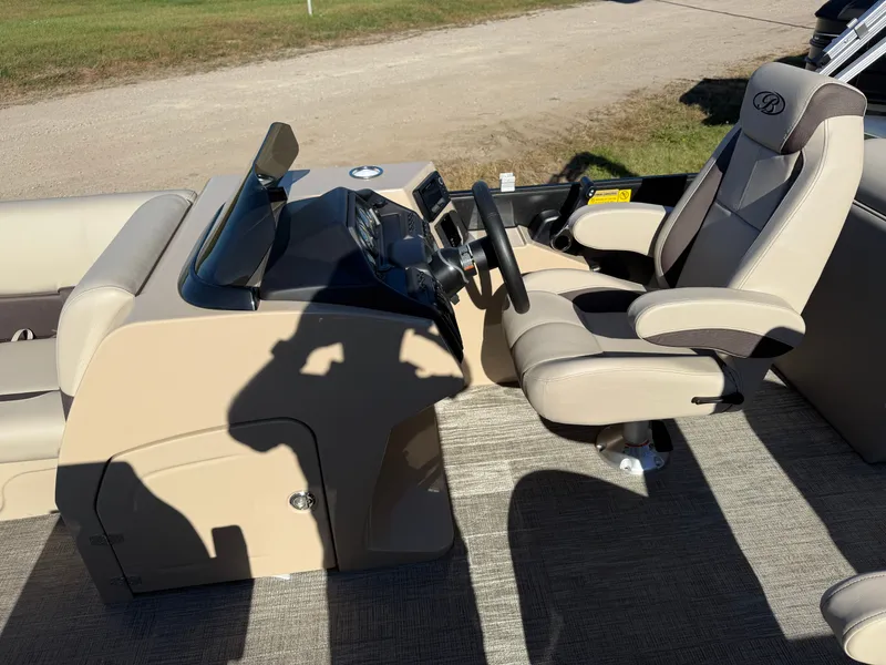 Slide: The Image of Bentley Pontoons Legacy 220 Navigator DL Quad Lounge 2026 - 13