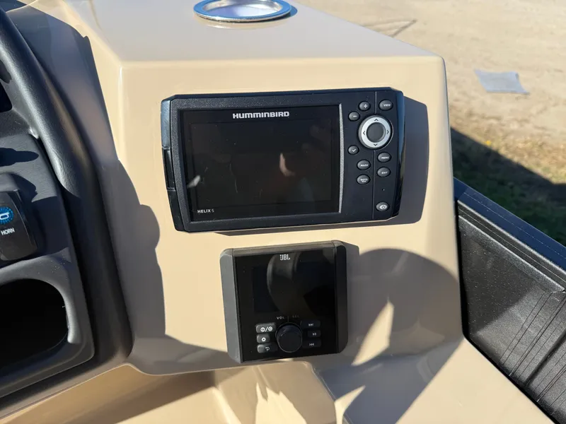 Slide: The Image of Bentley Pontoons Legacy 220 Navigator DL Quad Lounge 2026 - 17