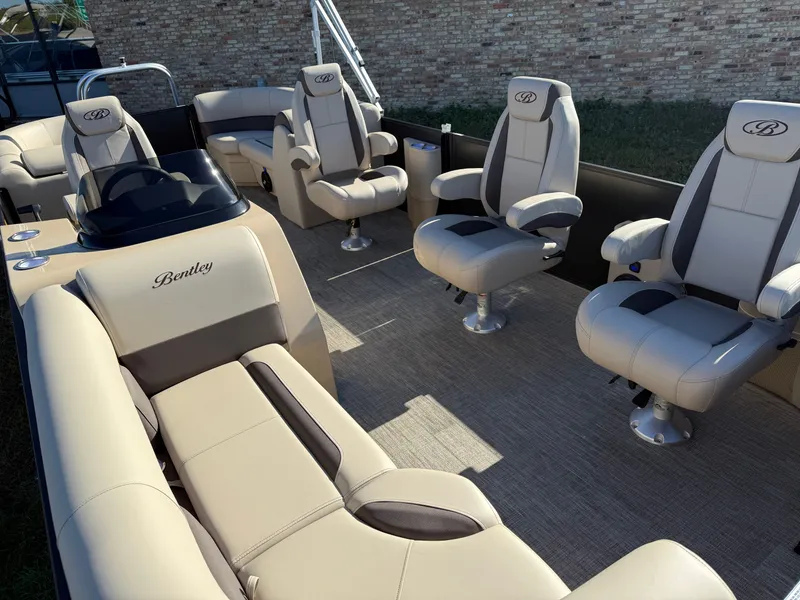 Slide: The Image of Bentley Pontoons Legacy 220 Navigator DL Quad Lounge 2026 - 29