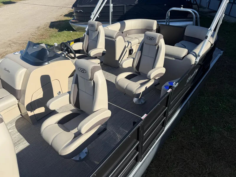 Slide: The Image of Bentley Pontoons Legacy 220 Navigator DL Quad Lounge 2026 - 3