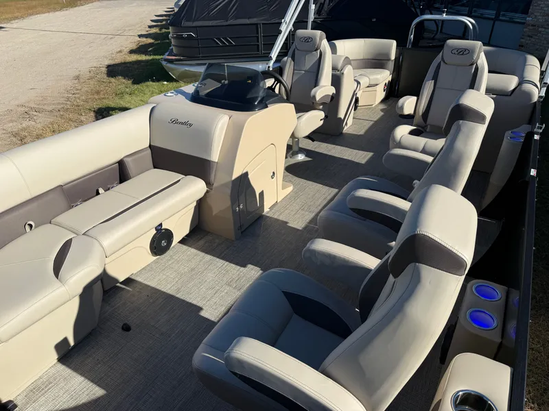 Slide: The Image of Bentley Pontoons Legacy 220 Navigator DL Quad Lounge 2026 - 31