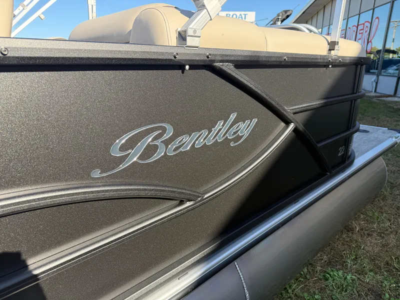 Slide: The Image of Bentley Pontoons Legacy 220 Navigator DL Quad Lounge 2026 - 40