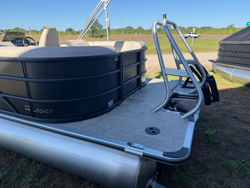 Slide: The Image of Bentley Pontoons Legacy 220 Navigator DL Quad Lounge 2026 - 41