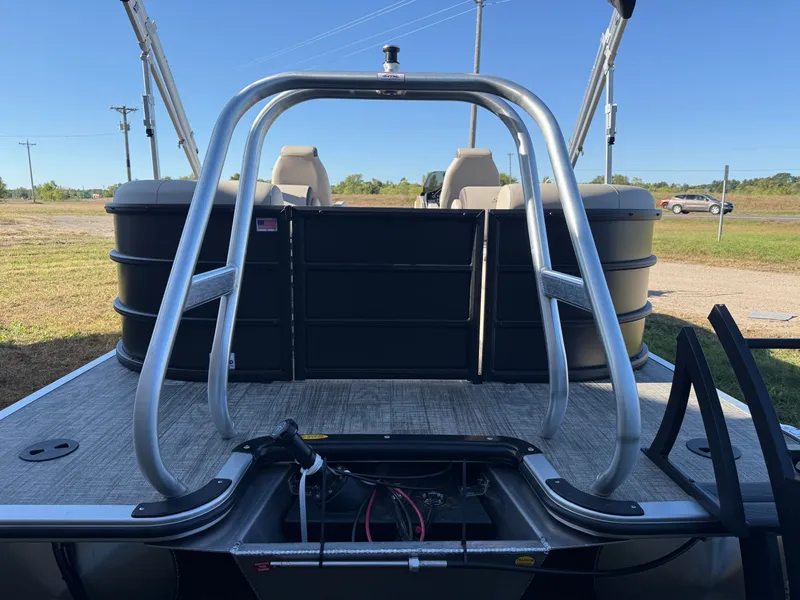 Slide: The Image of Bentley Pontoons Legacy 220 Navigator DL Quad Lounge 2026 - 44