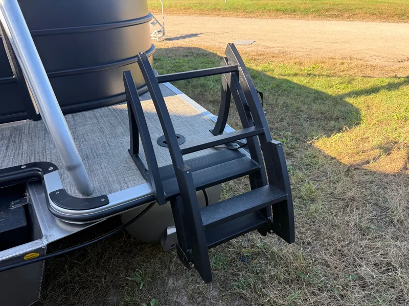 Slide: The Image of Bentley Pontoons Legacy 220 Navigator DL Quad Lounge 2026 - 45