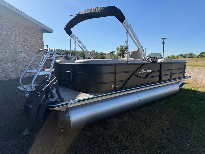 Slide: The Image of Bentley Pontoons Legacy 220 Navigator DL Quad Lounge 2026 - 46