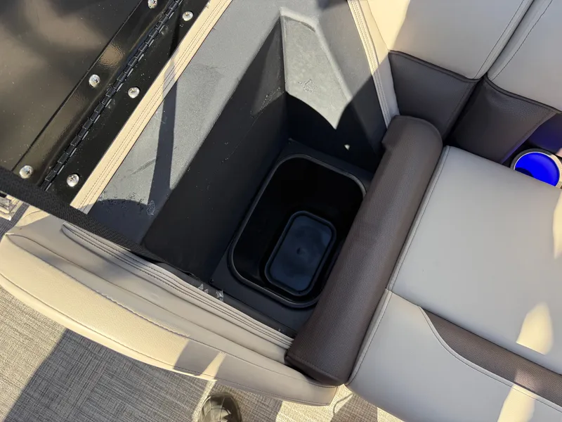 Slide: The Image of Bentley Pontoons Legacy 220 Navigator DL Quad Lounge 2026 - 50