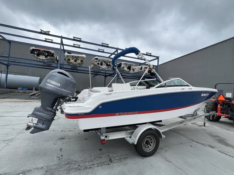 Slide: The Image of Four Winns HD 200 OB 2019 - 11