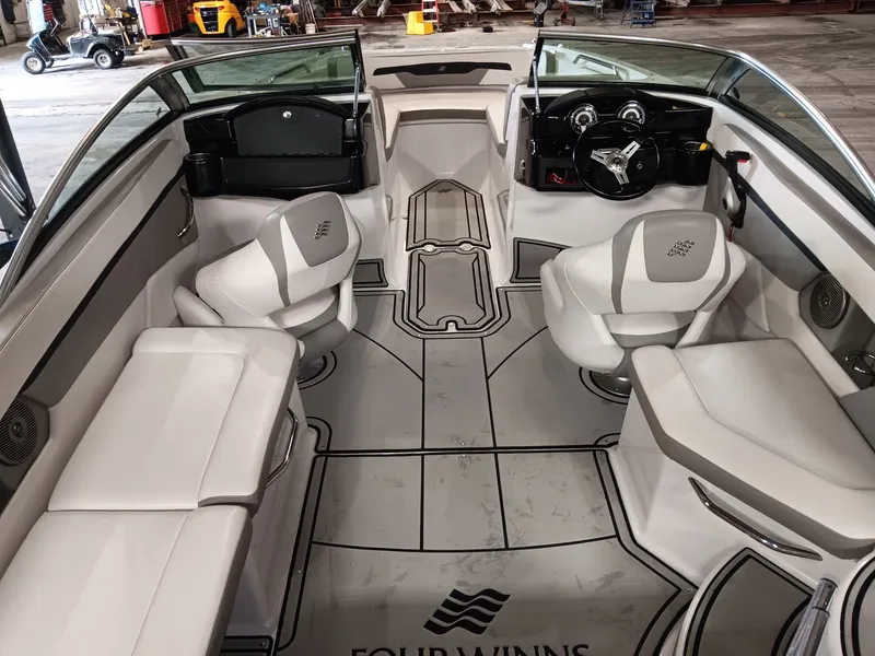 Slide: The Image of Four Winns HD 200 OB 2019 - 16