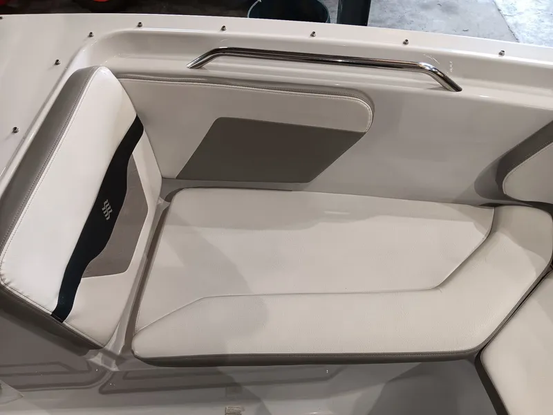 Slide: The Image of Four Winns HD 200 OB 2019 - 18