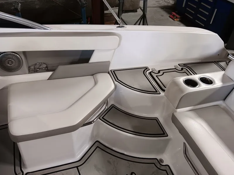 Slide: The Image of Four Winns HD 200 OB 2019 - 20