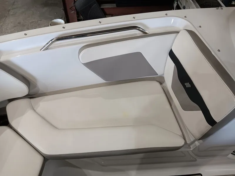 Slide: The Image of Four Winns HD 200 OB 2019 - 24