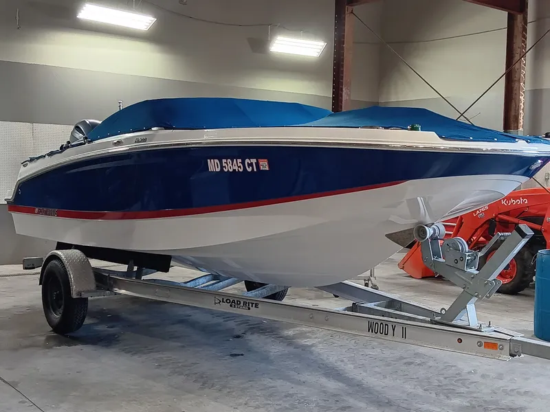 Slide: The Image of Four Winns HD 200 OB 2019 - 3