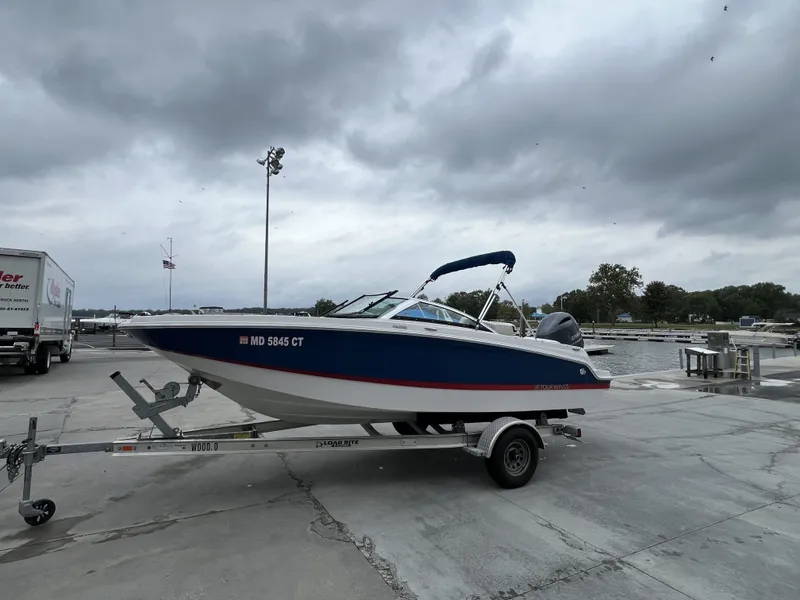 Slide: The Image of Four Winns HD 200 OB 2019 - 8