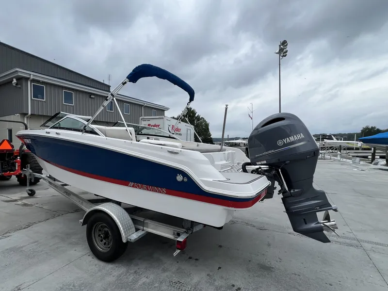 Slide: The Image of Four Winns HD 200 OB 2019 - 9