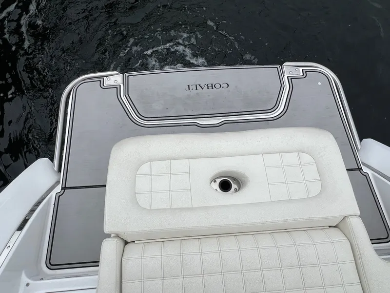 Slide: The Image of Cobalt R5 Surf 2019 - 10