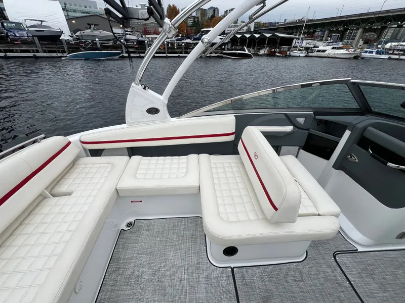 Slide: The Image of Cobalt R5 Surf 2019 - 13