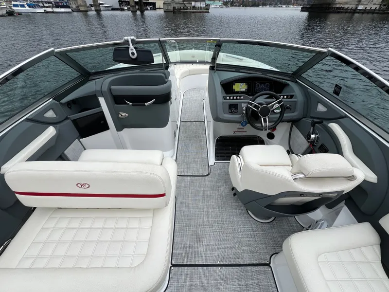 Slide: The Image of Cobalt R5 Surf 2019 - 16