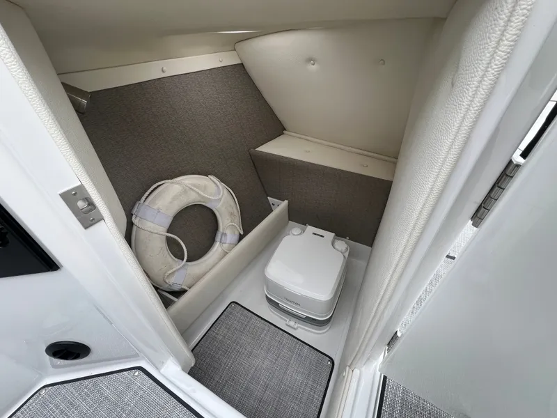 Slide: The Image of Cobalt R5 Surf 2019 - 18