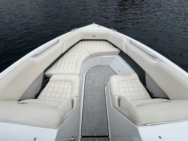 Slide: The Image of Cobalt R5 Surf 2019 - 22