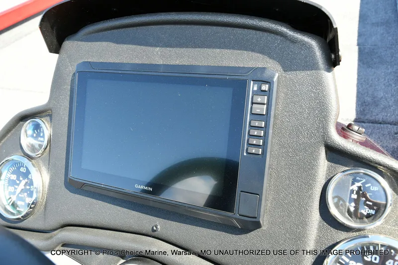 Slide: The Image of Ranger RT198P Cup Garmin Livescope Equipped 2026 - 10