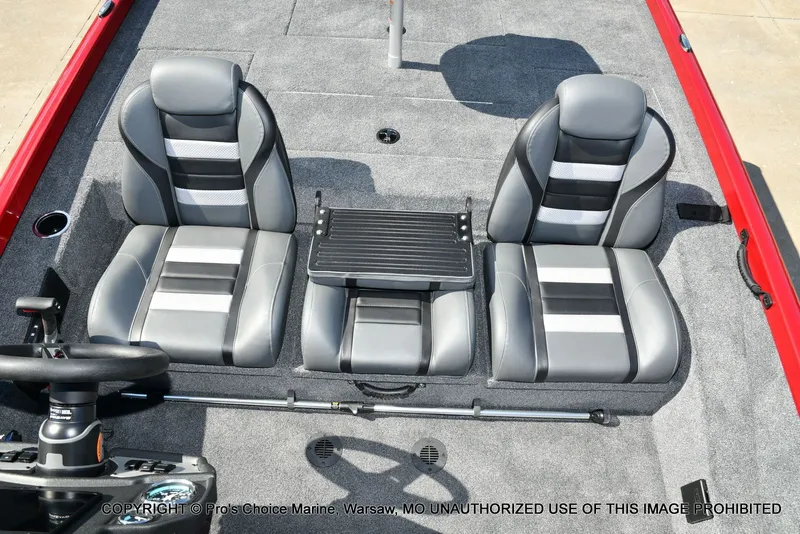 Slide: The Image of Ranger RT198P Cup Garmin Livescope Equipped 2026 - 15