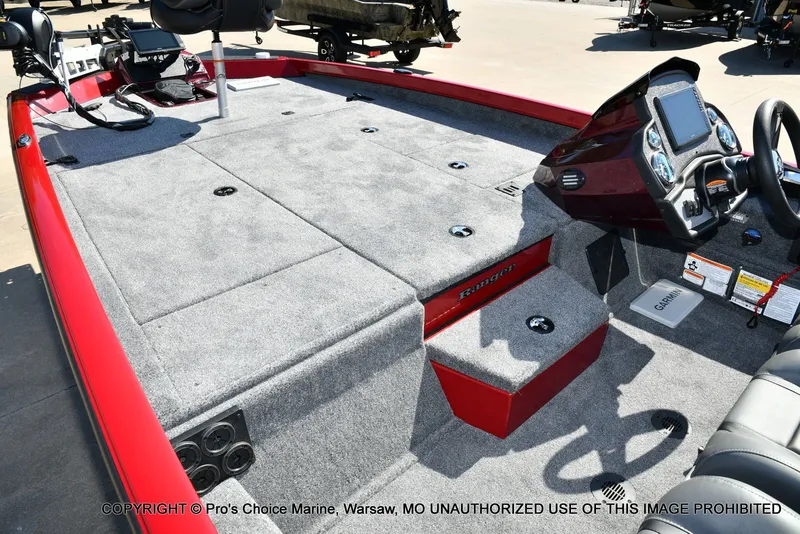 Slide: The Image of Ranger RT198P Cup Garmin Livescope Equipped 2026 - 16