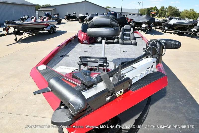 Slide: The Image of Ranger RT198P Cup Garmin Livescope Equipped 2026 - 31