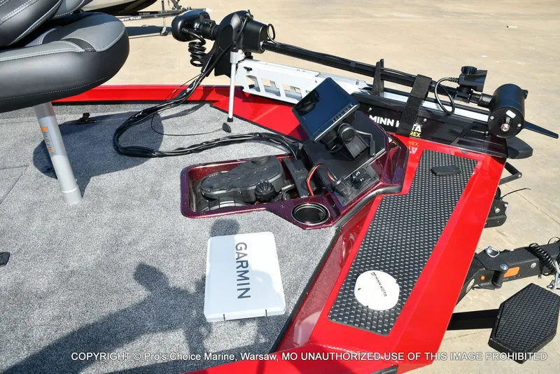 Slide: The Image of Ranger RT198P Cup Garmin Livescope Equipped 2026 - 34