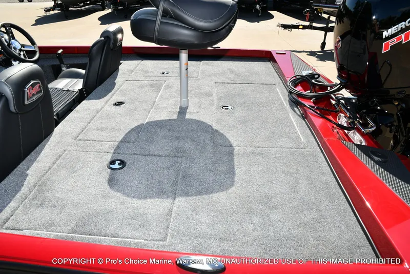 Slide: The Image of Ranger RT198P Cup Garmin Livescope Equipped 2026 - 40