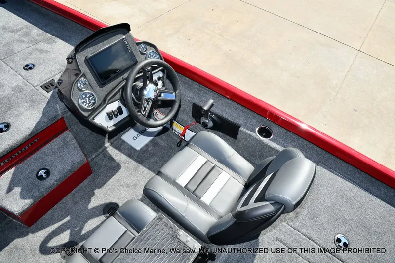 Slide: The Image of Ranger RT198P Cup Garmin Livescope Equipped 2026 - 44