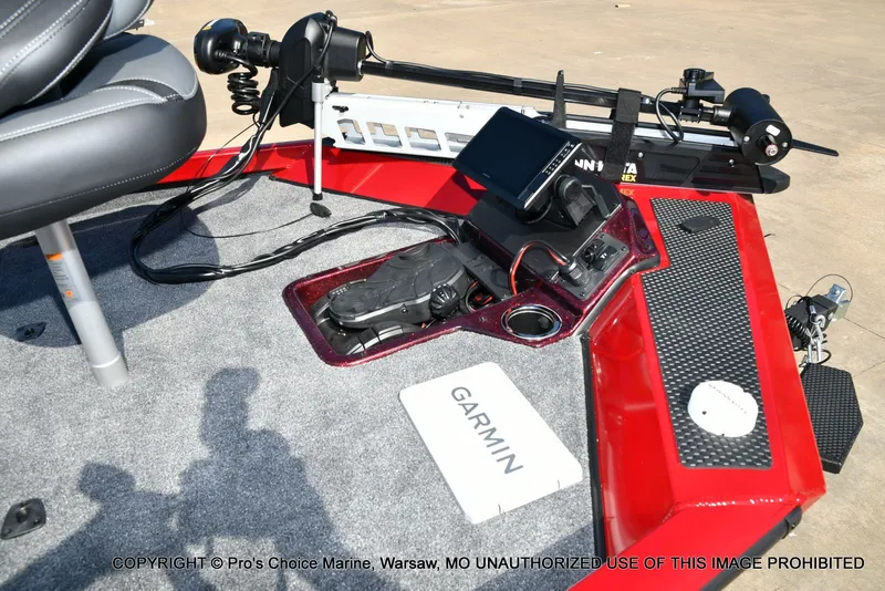 Slide: The Image of Ranger RT198P Cup Garmin Livescope Equipped 2026 - 5