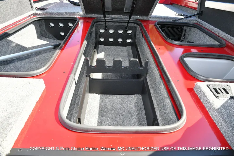 Slide: The Image of Ranger RT198P Cup Garmin Livescope Equipped 2026 - 56