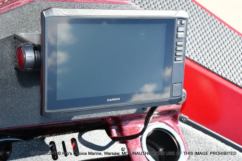 Slide: The Image of Ranger RT198P Cup Garmin Livescope Equipped 2026 - 6