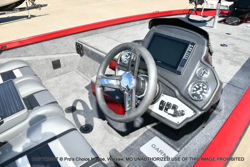 Slide: The Image of Ranger RT198P Cup Garmin Livescope Equipped 2026 - 9